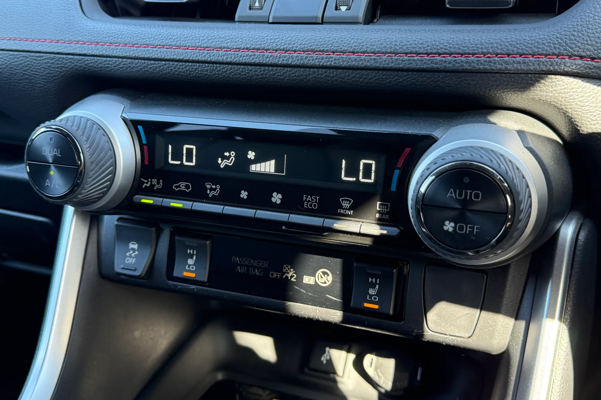 TOYOTA RAV4 thumbnail image number 11