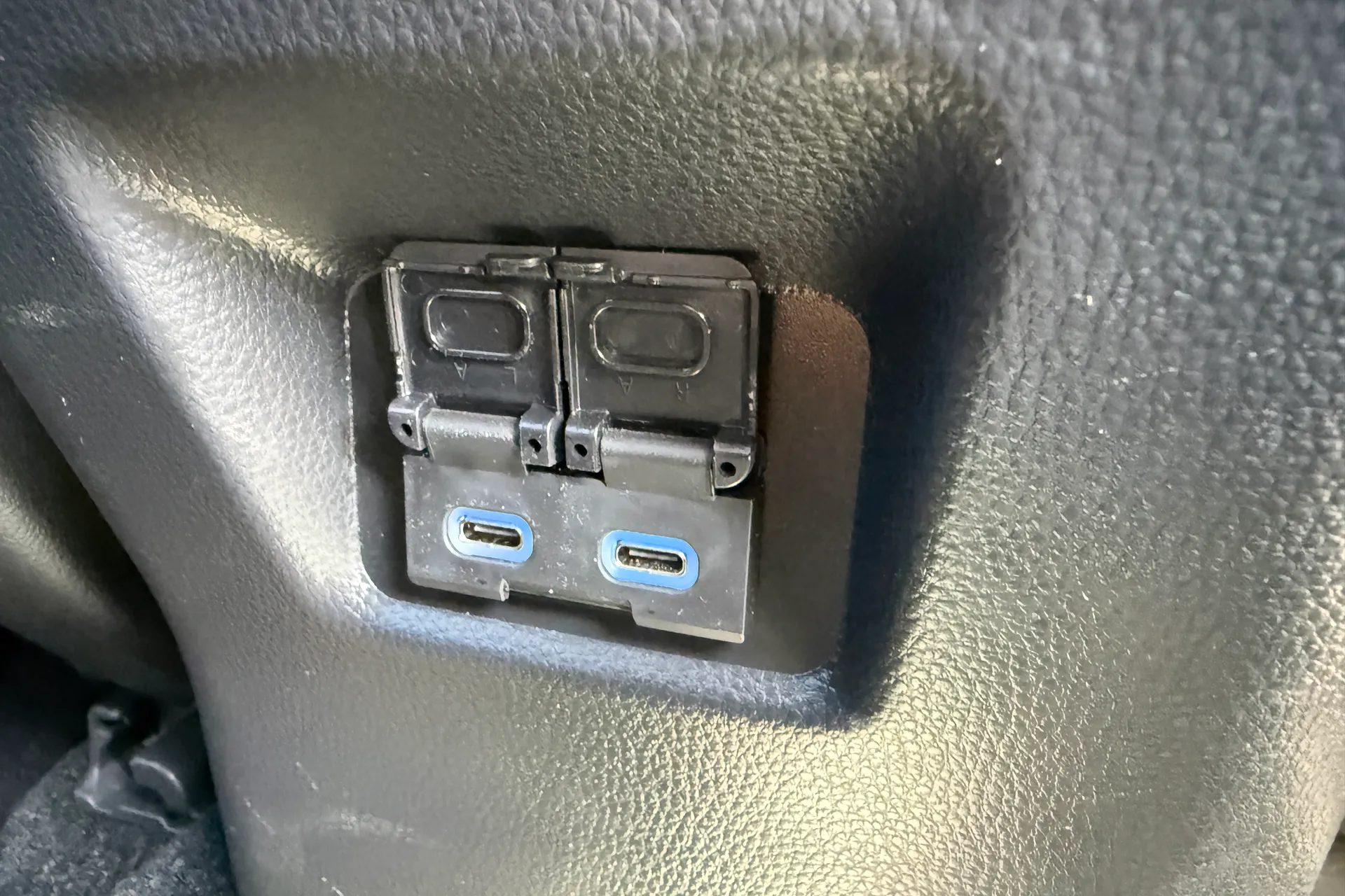 TOYOTA RAV4 thumbnail image number 39