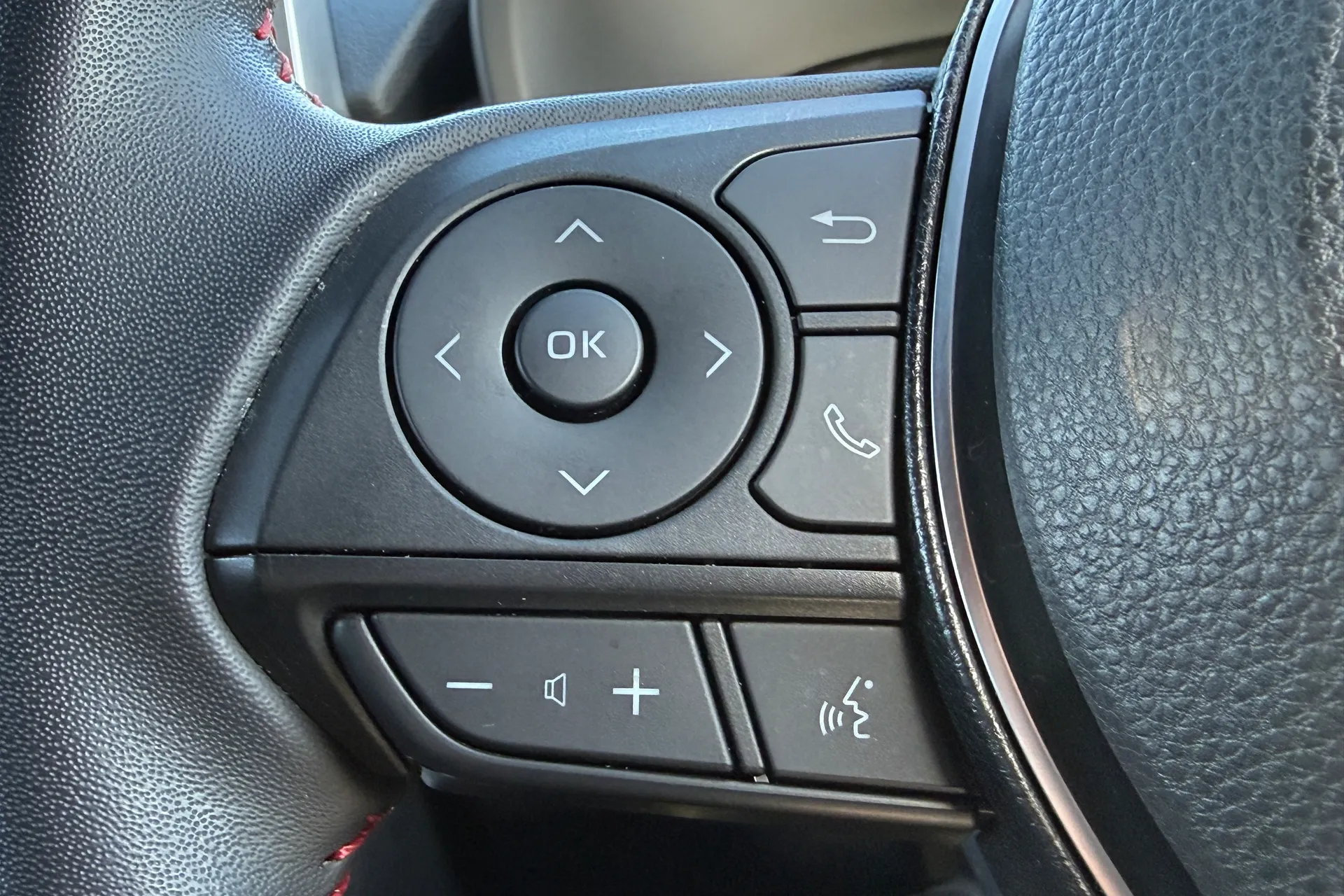 TOYOTA RAV4 thumbnail image number 16