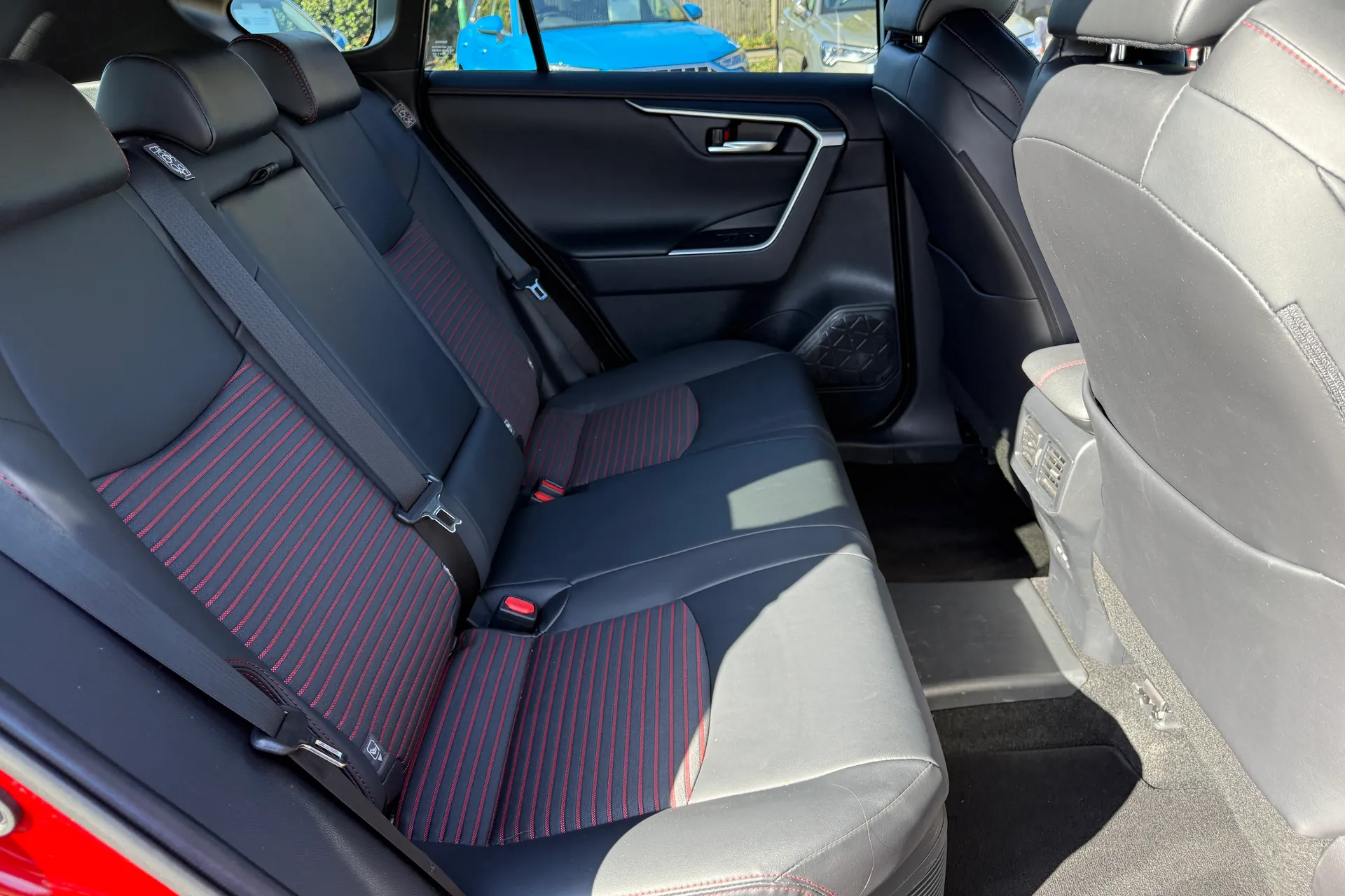 TOYOTA RAV4 thumbnail image number 36