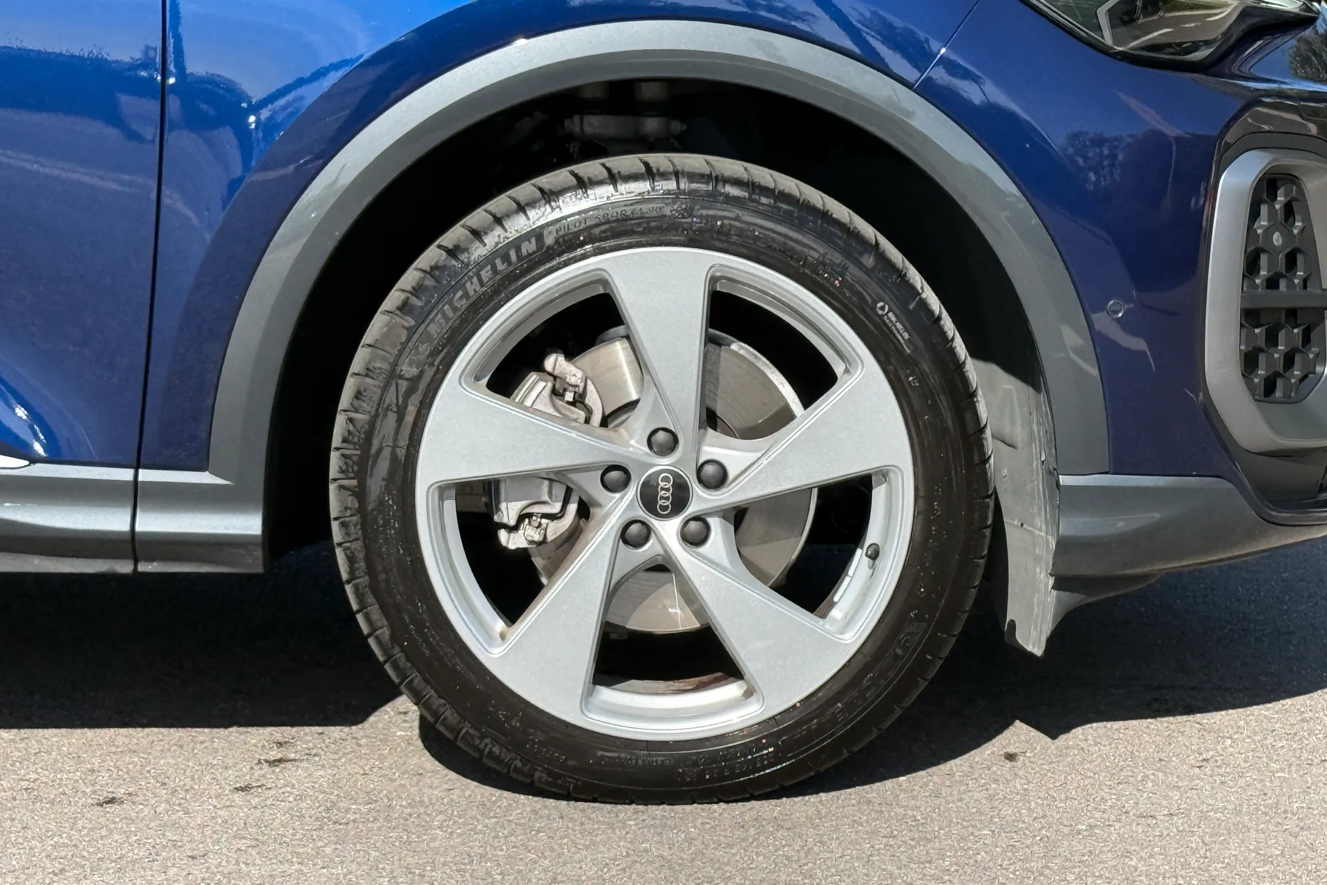 Audi Q5 thumbnail image number 28