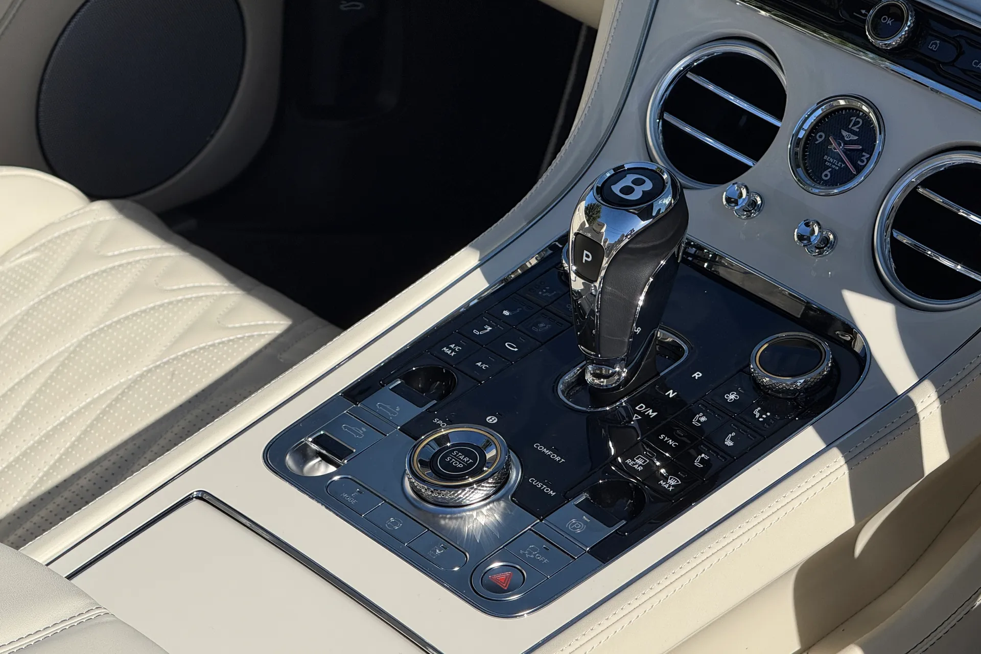 Bentley CONTINENTAL GTC thumbnail image number 14