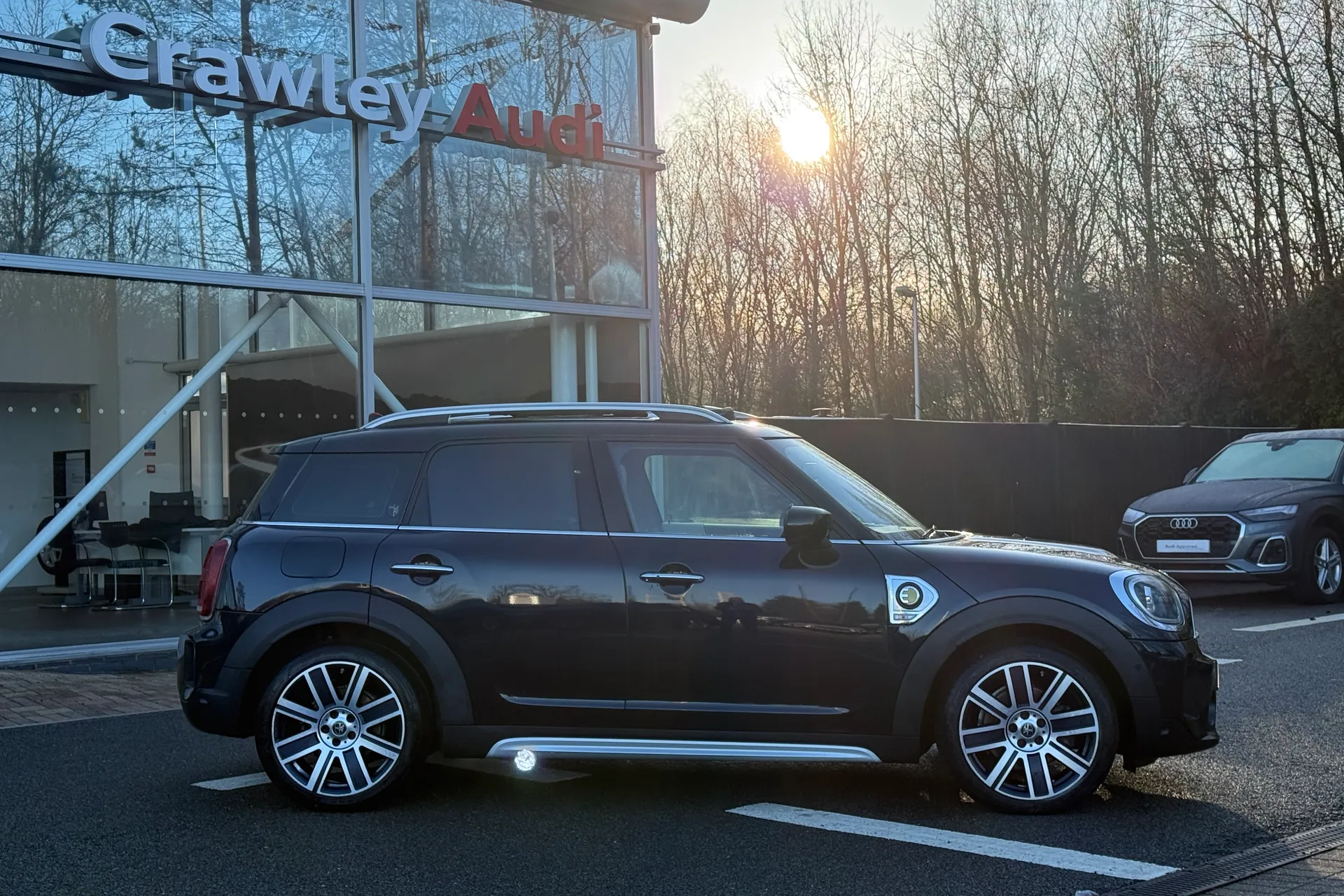 MINI COUNTRYMAN thumbnail image number 2