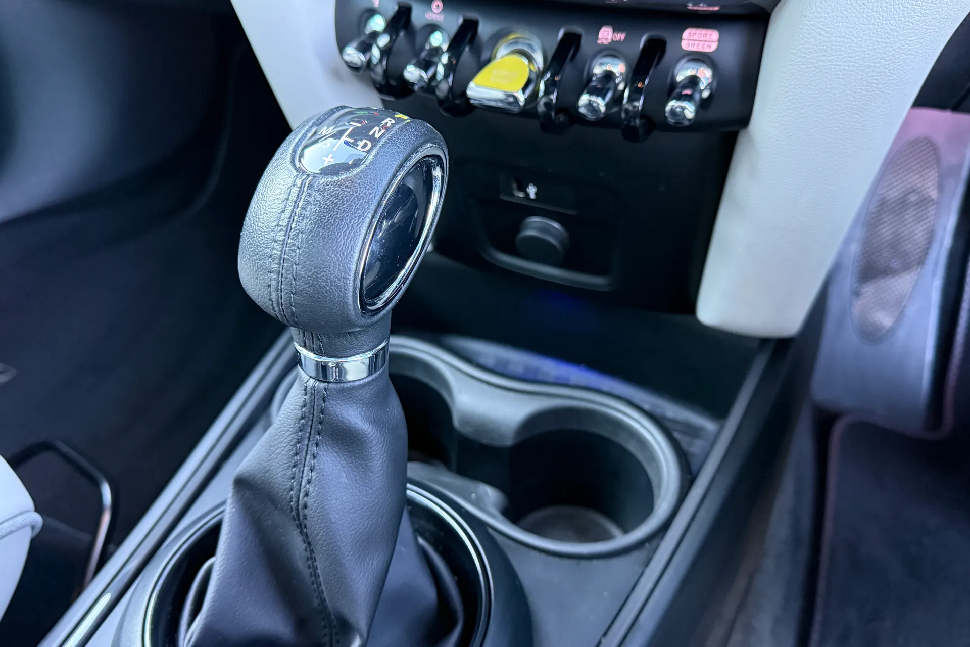 MINI COUNTRYMAN thumbnail image number 51