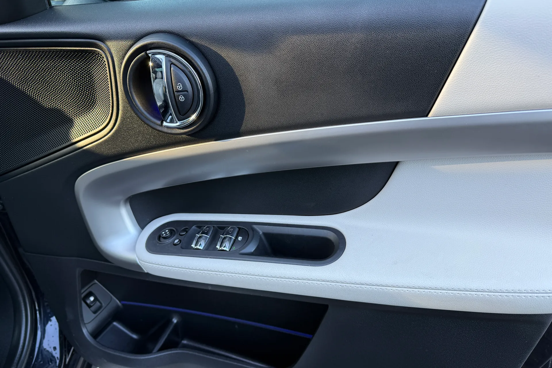 MINI COUNTRYMAN thumbnail image number 47