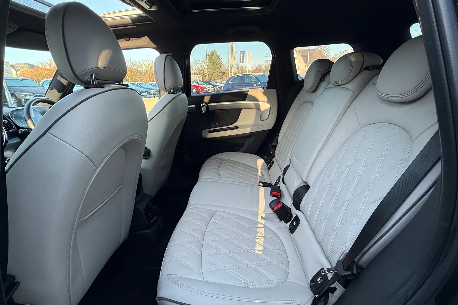 MINI COUNTRYMAN thumbnail image number 18