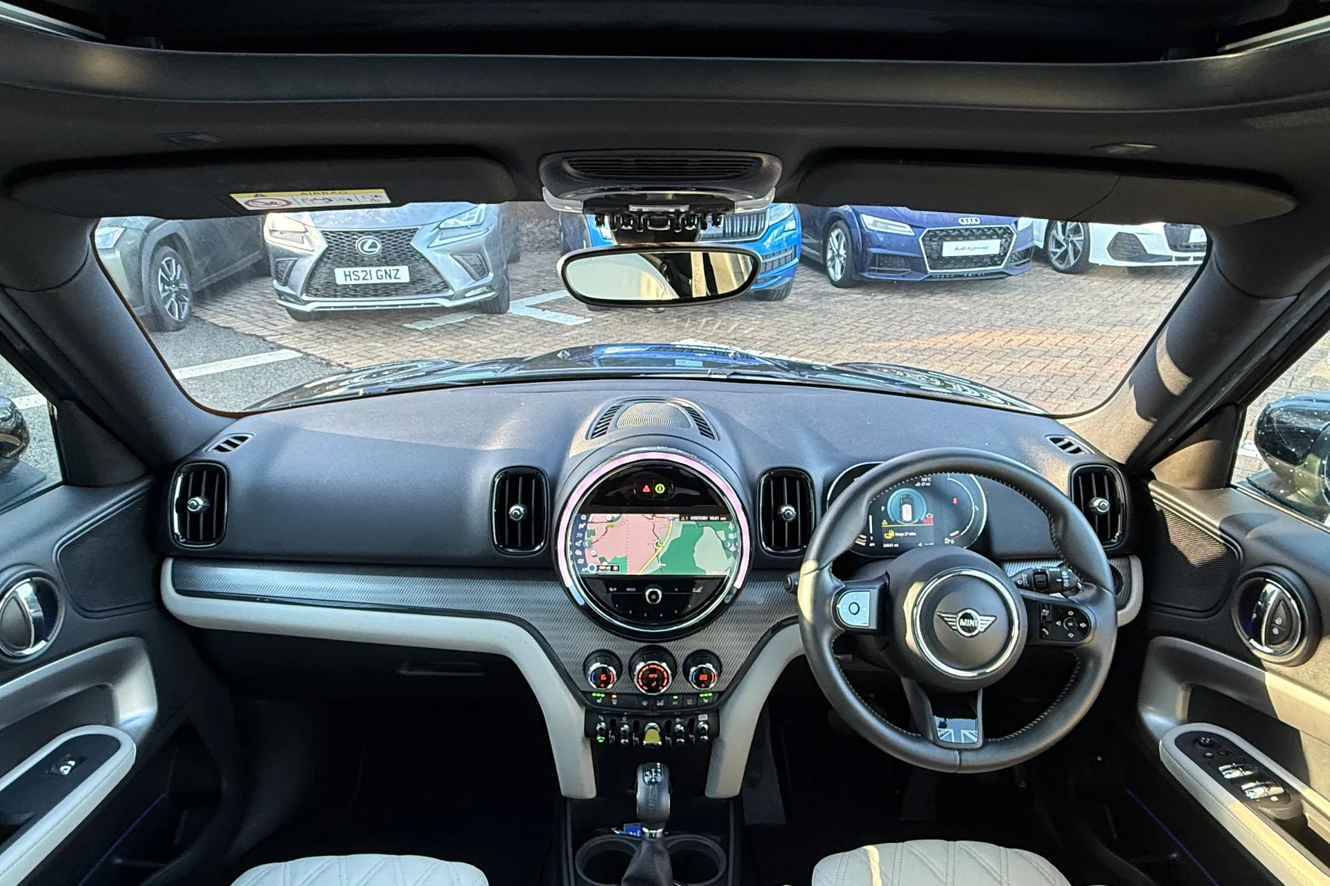 MINI COUNTRYMAN thumbnail image number 3