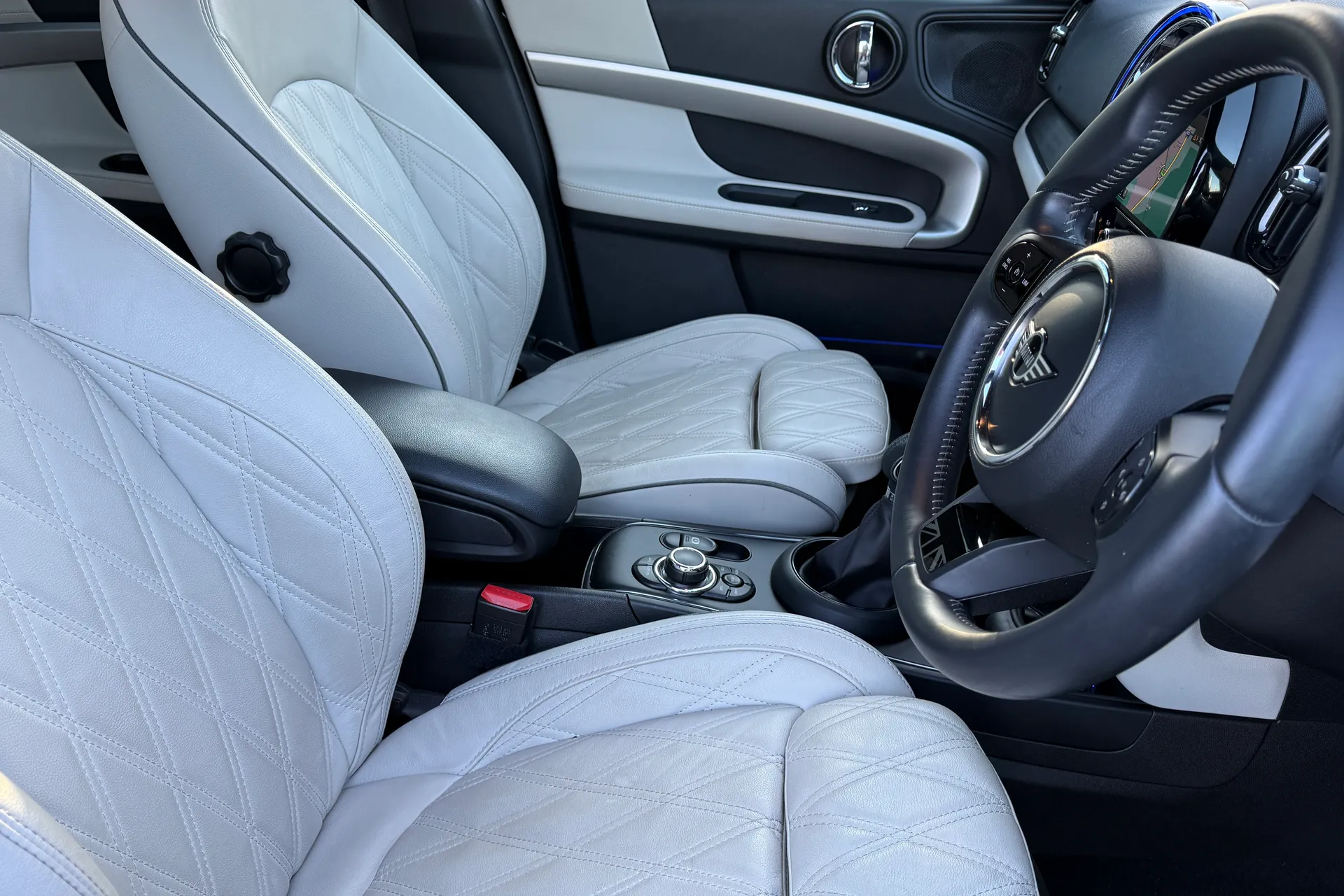 MINI COUNTRYMAN thumbnail image number 48