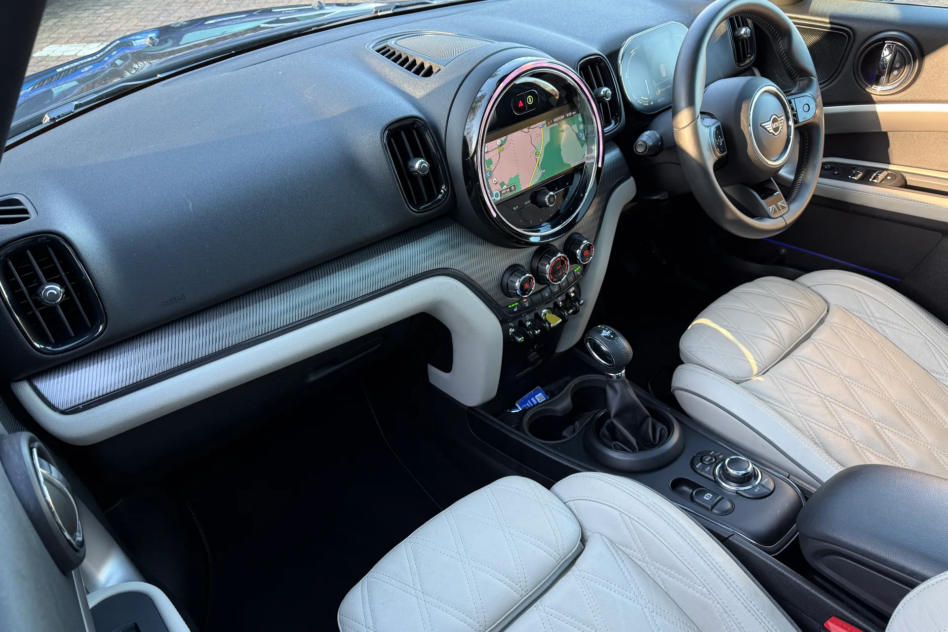 MINI COUNTRYMAN thumbnail image number 16