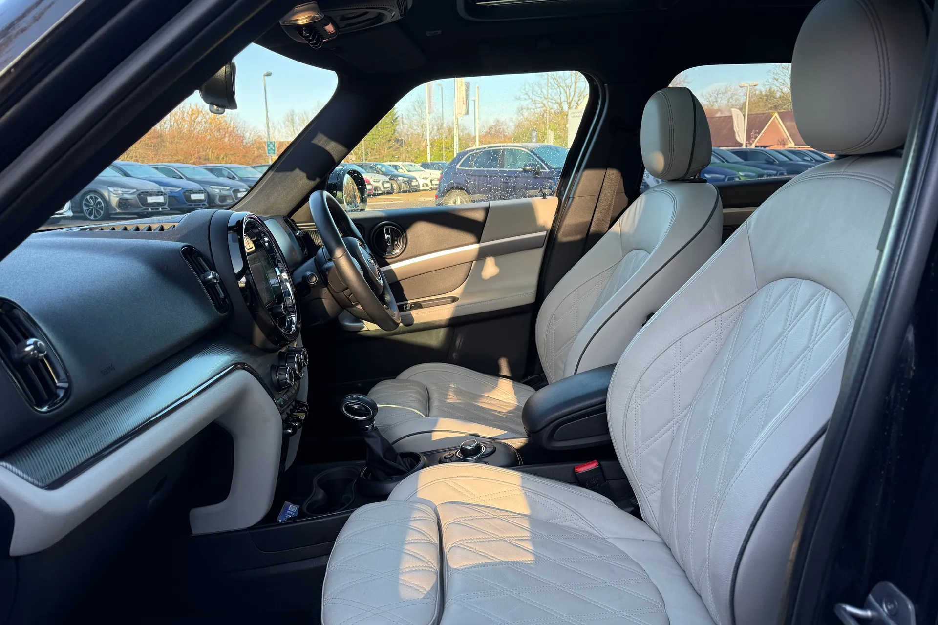 MINI COUNTRYMAN thumbnail image number 17