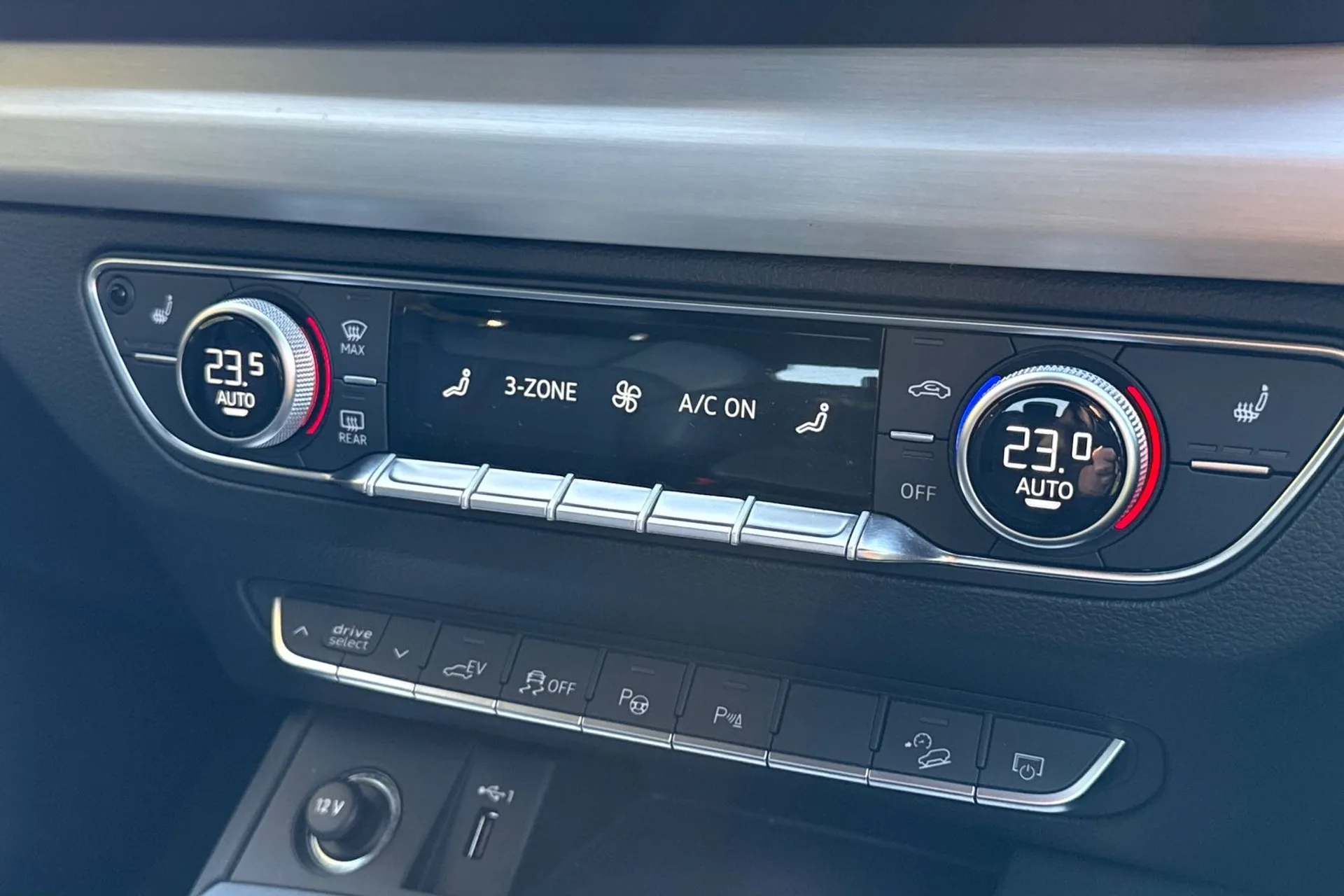 Audi Q5 thumbnail image number 27