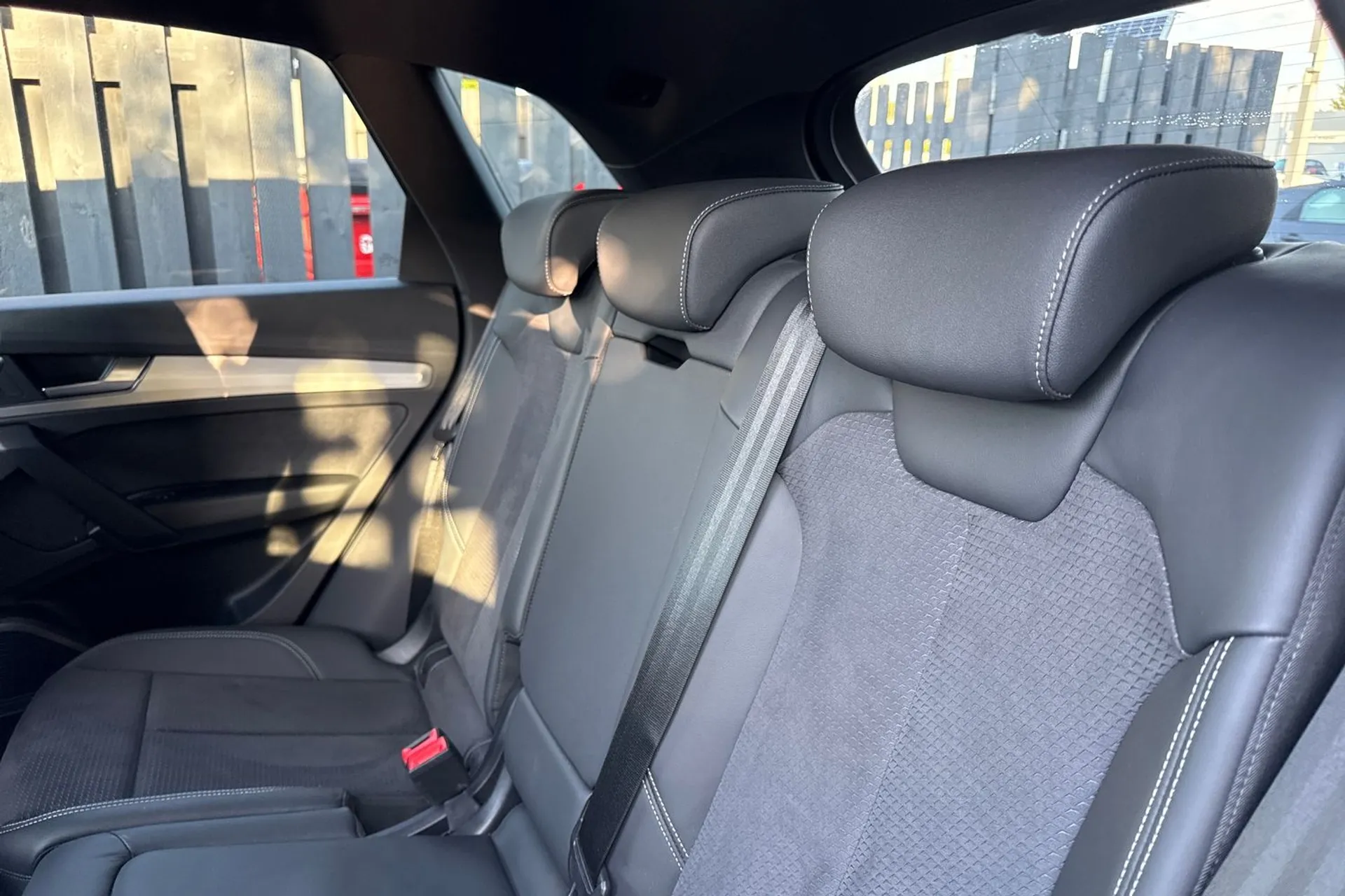 Audi Q5 thumbnail image number 31