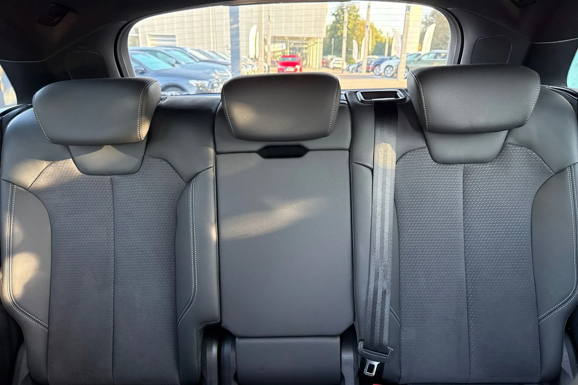 Audi Q5 thumbnail image number 33