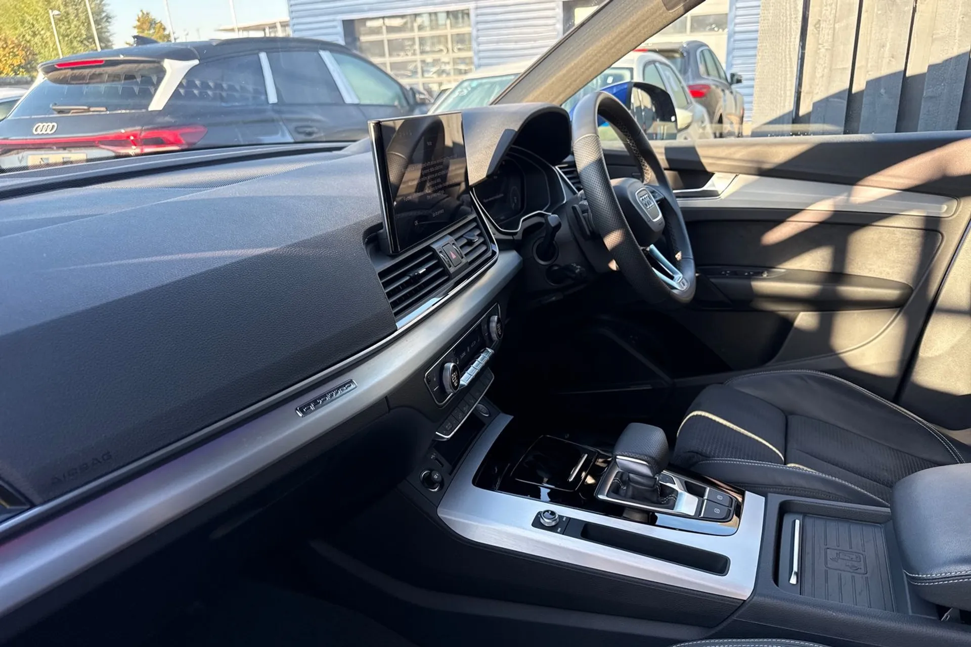 Audi Q5 thumbnail image number 28