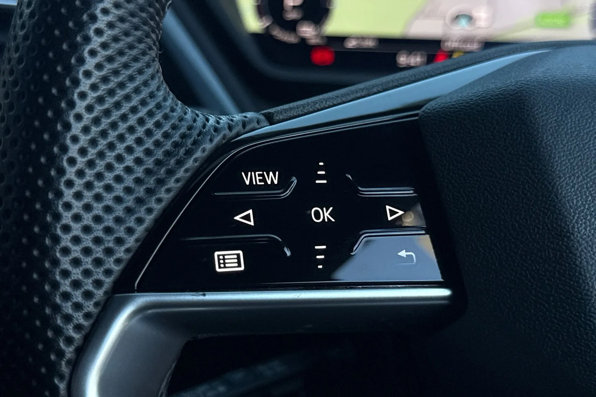 Audi Q4 thumbnail image number 38