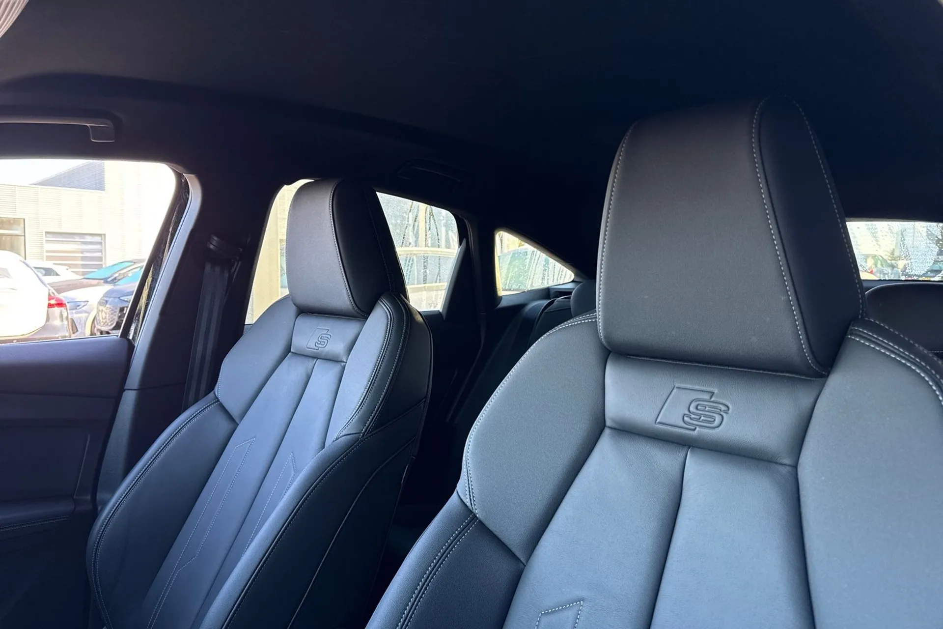 Audi Q4 thumbnail image number 29