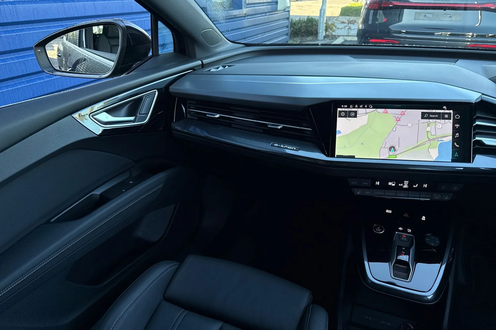 Audi Q4 thumbnail image number 32