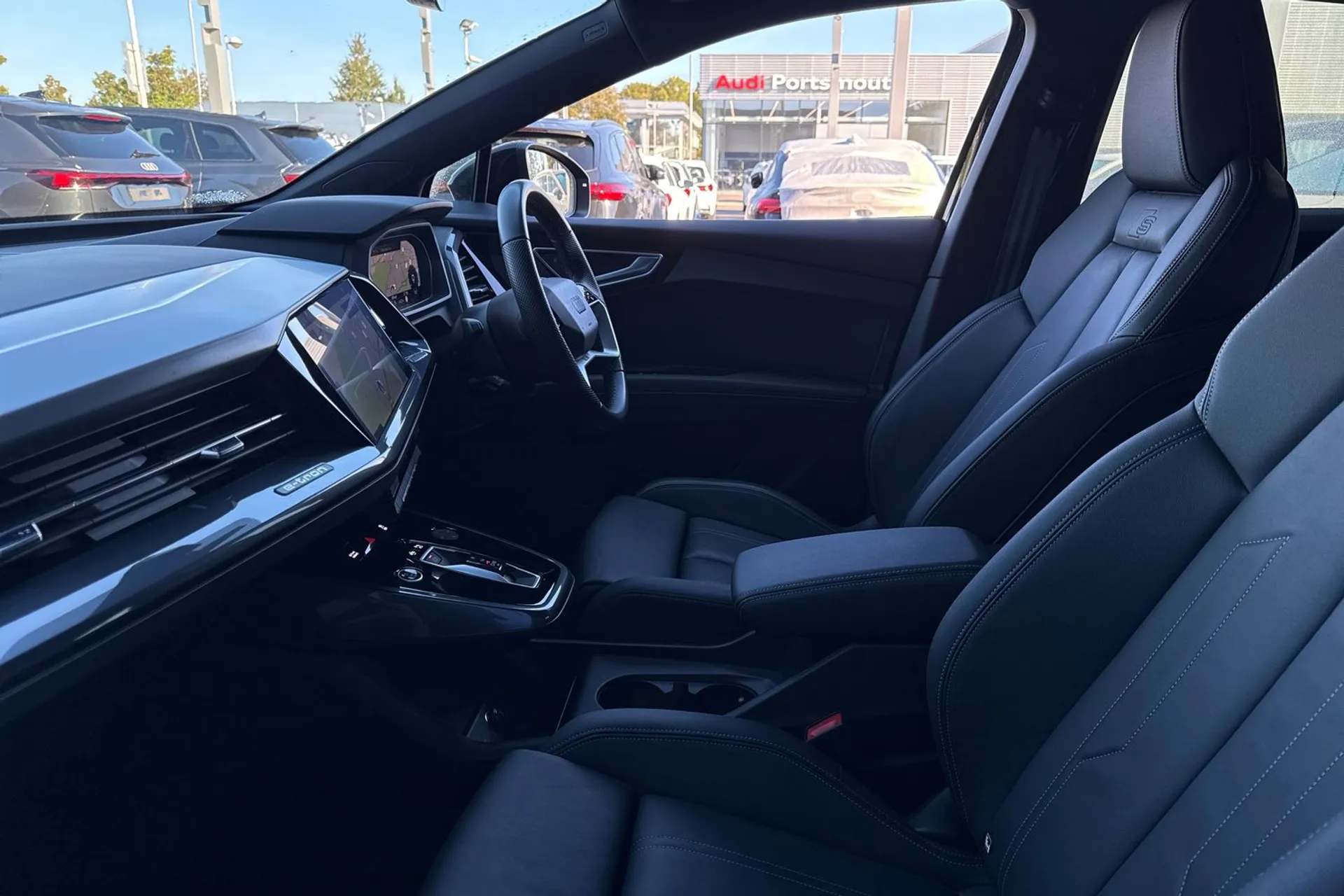 Audi Q4 thumbnail image number 28