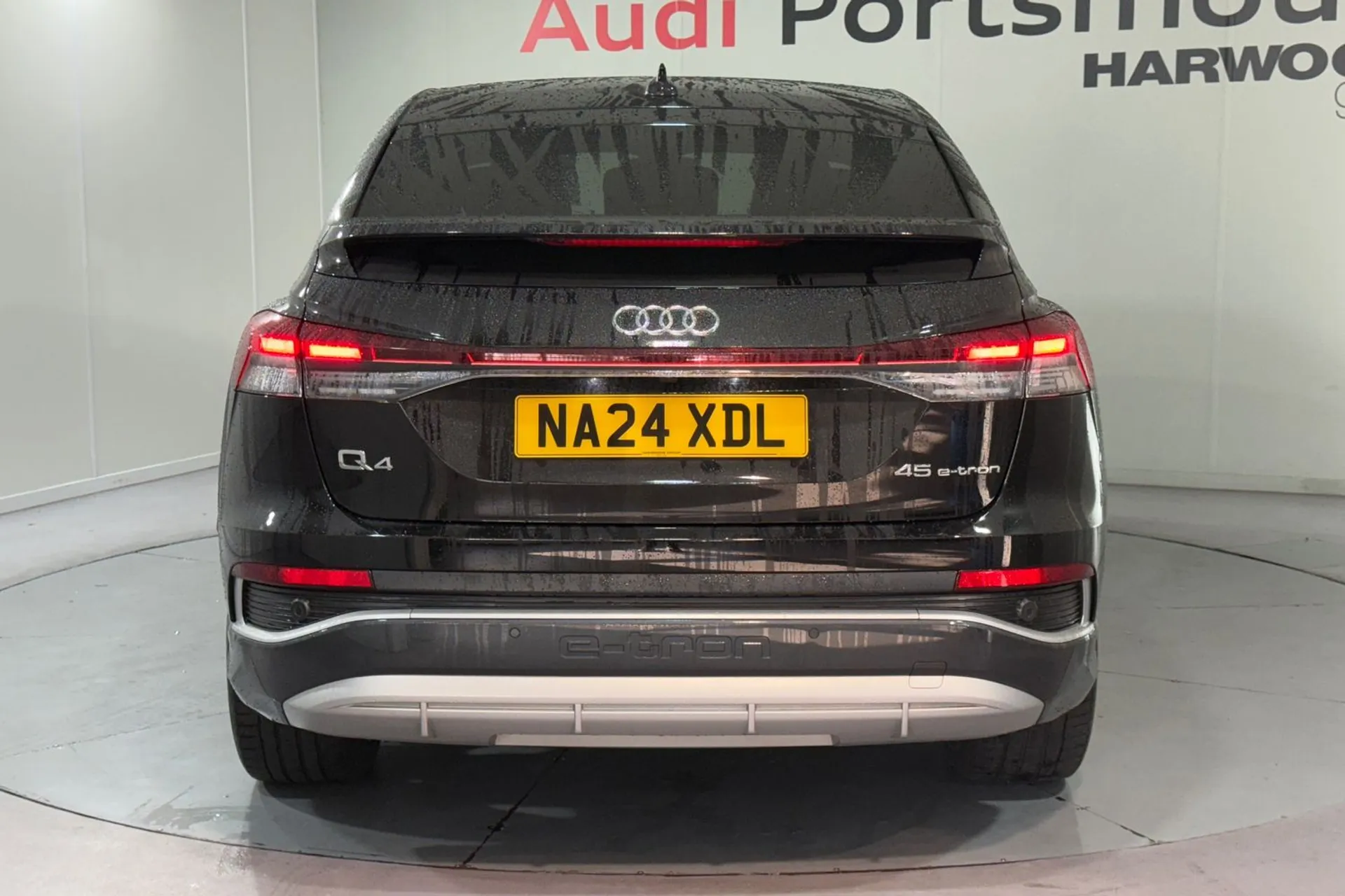 Audi Q4 thumbnail image number 8