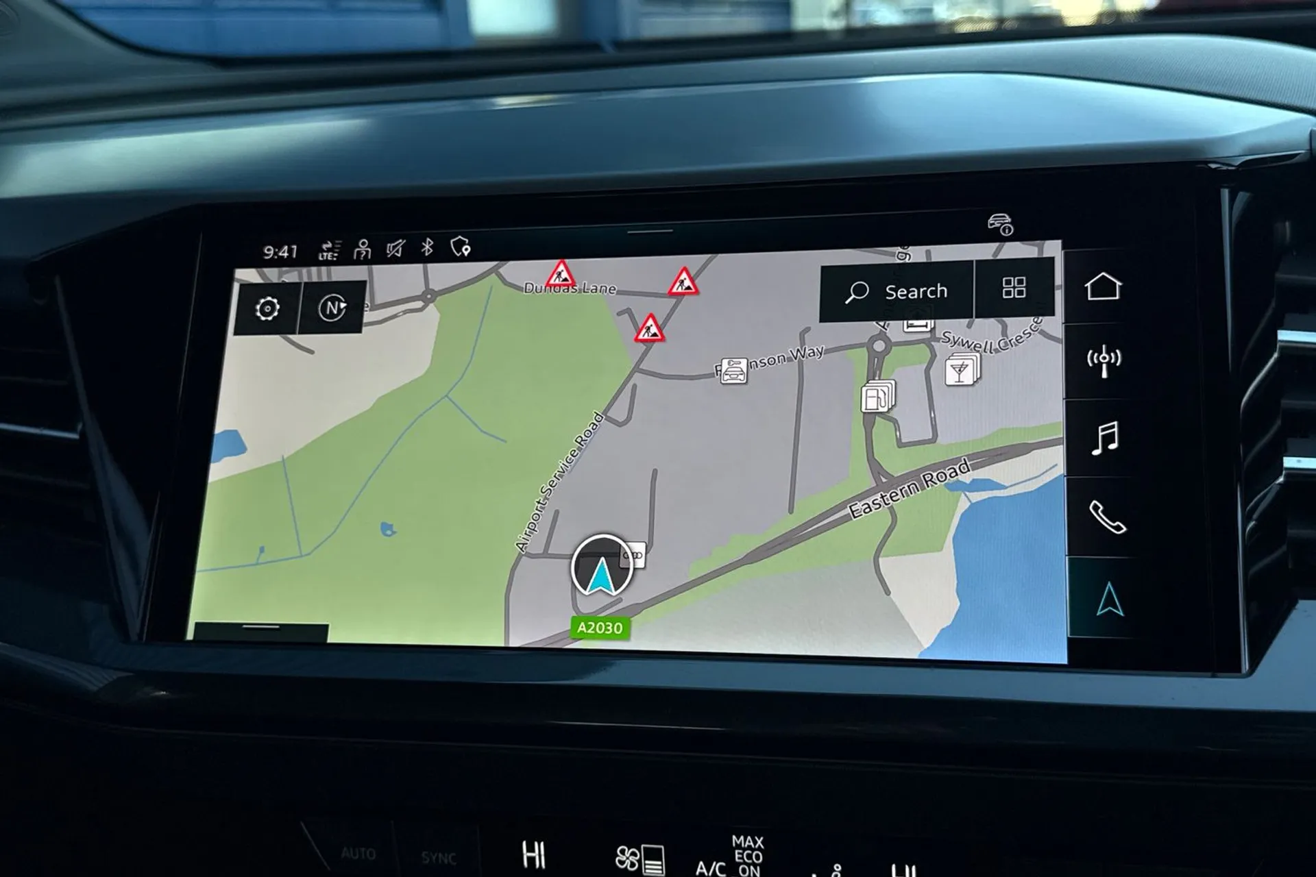 Audi Q4 thumbnail image number 4