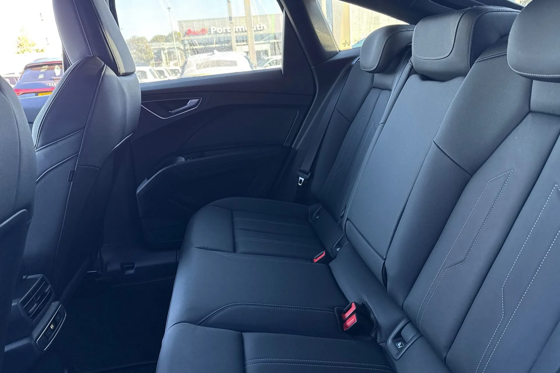 Audi Q4 thumbnail image number 30