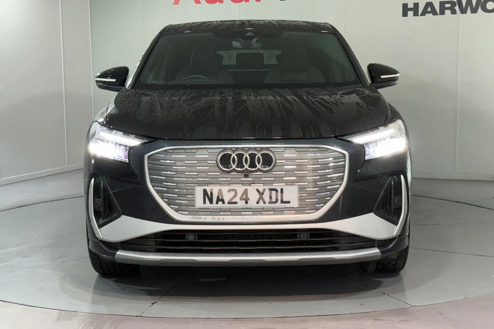 Audi Q4 thumbnail image number 12