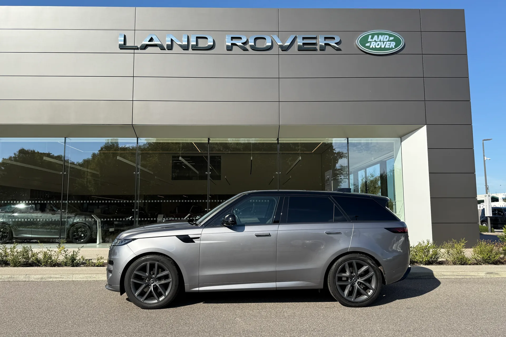 LAND ROVER RANGE ROVER SPORT thumbnail image number 11