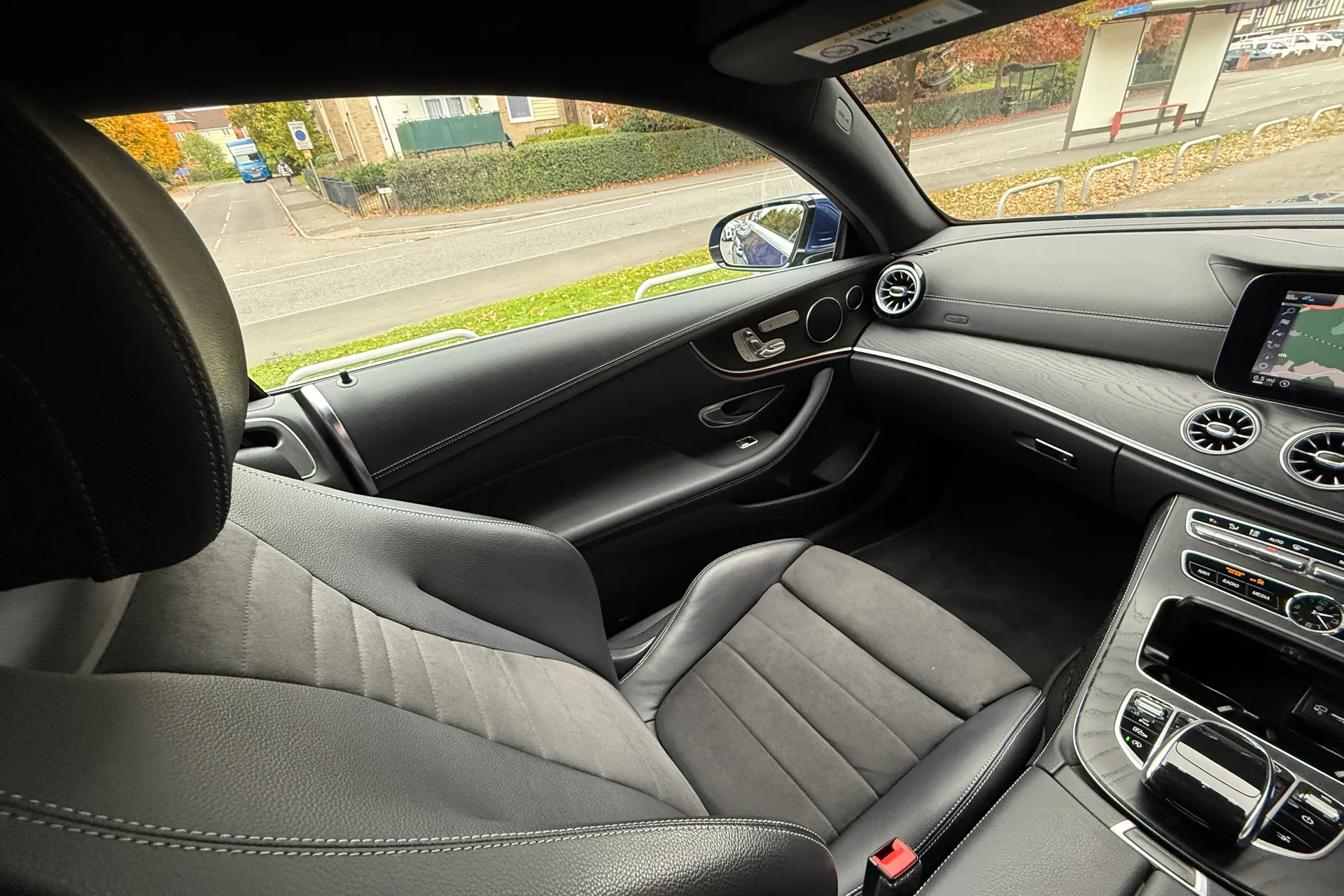 MERCEDES-BENZ E CLASS thumbnail image number 37