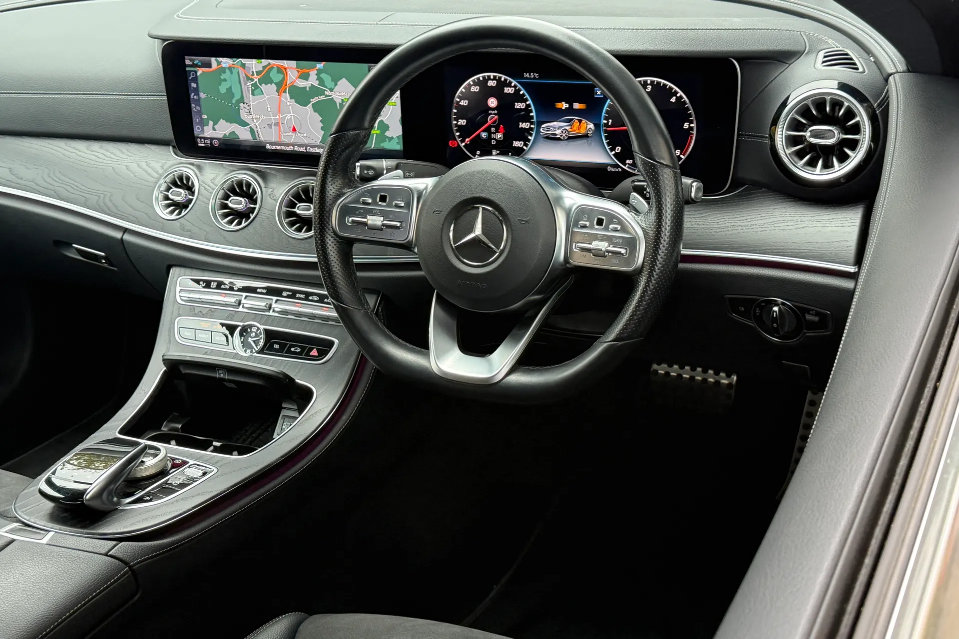 MERCEDES-BENZ E CLASS thumbnail image number 39
