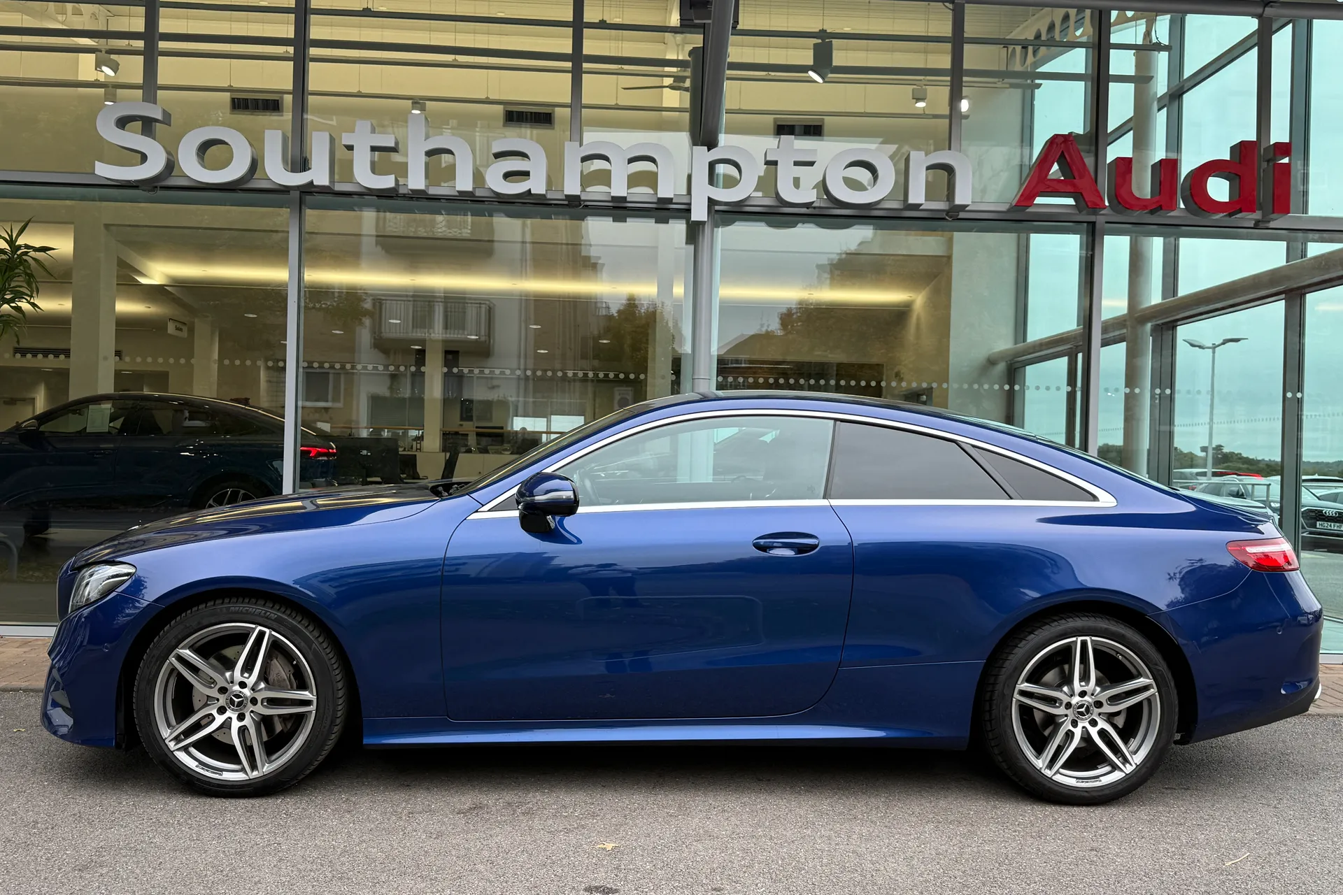 MERCEDES-BENZ E CLASS thumbnail image number 46