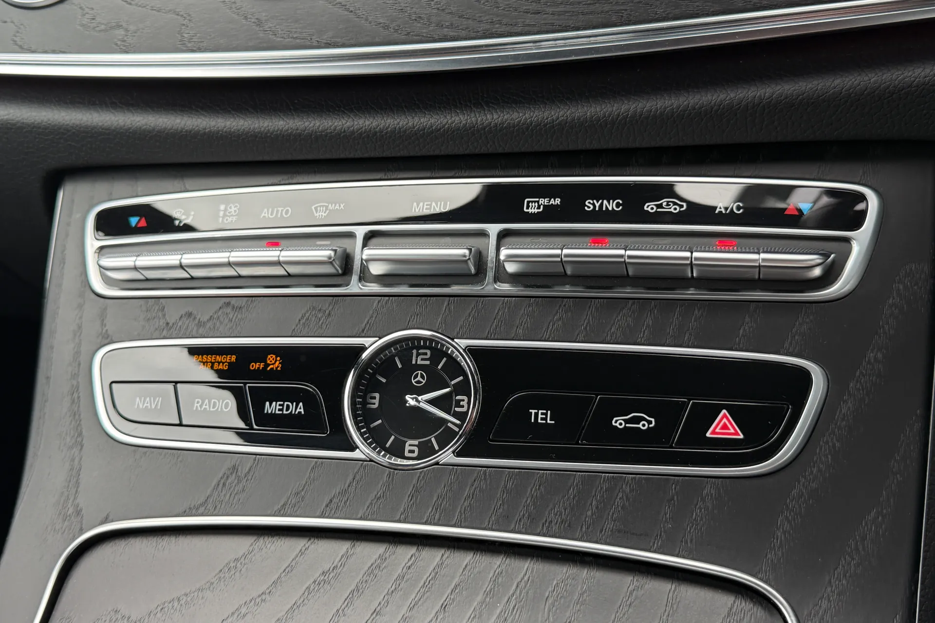 MERCEDES-BENZ E CLASS thumbnail image number 19