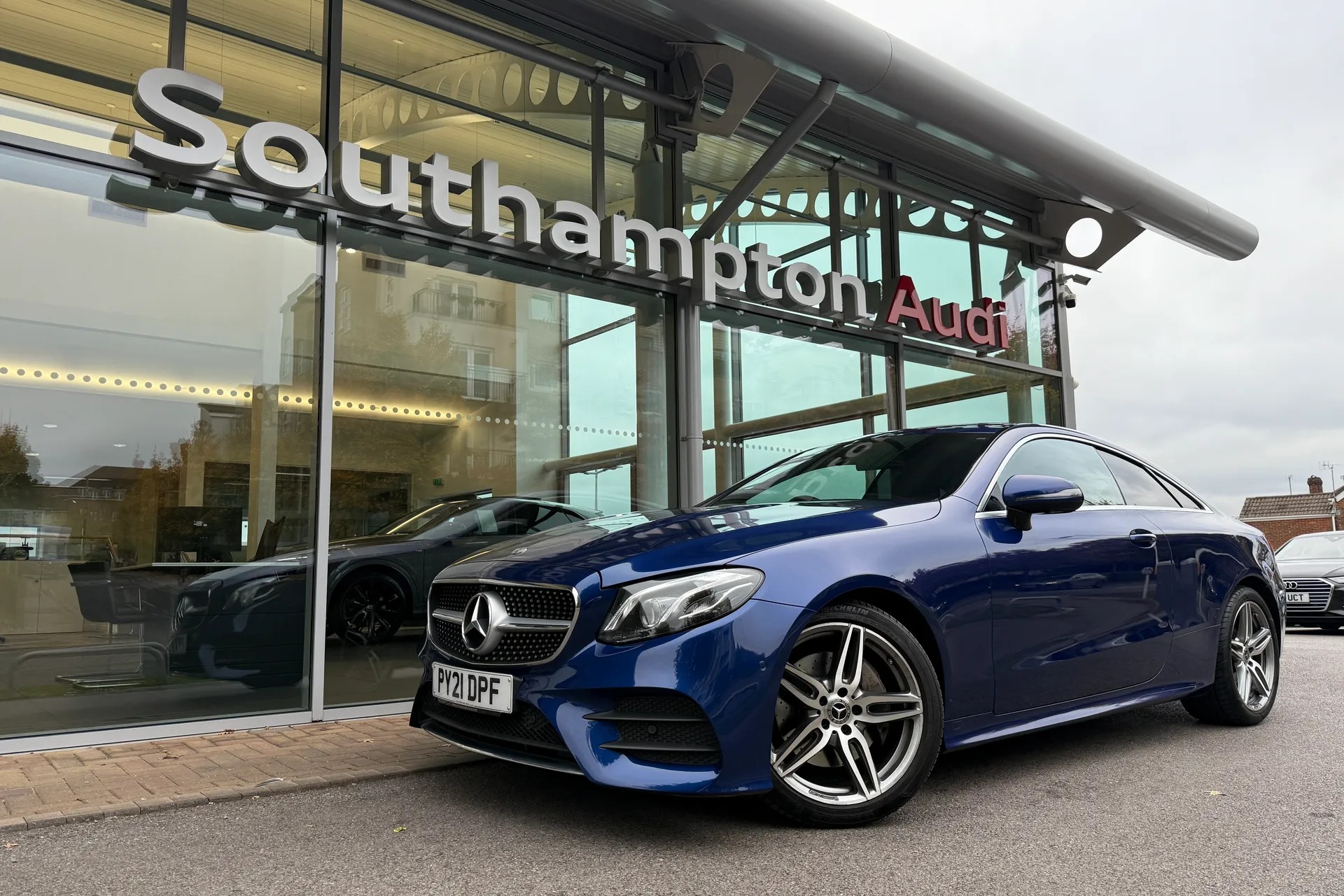 MERCEDES-BENZ E CLASS thumbnail image number 63