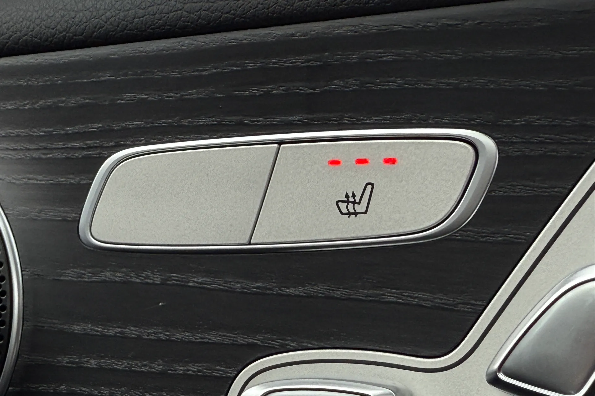 MERCEDES-BENZ E CLASS thumbnail image number 28