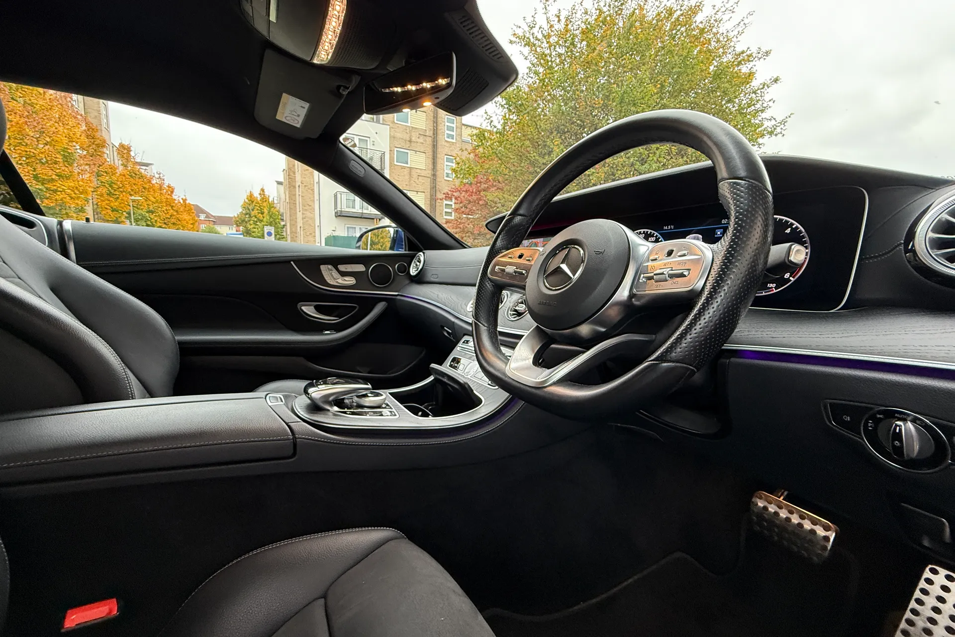 MERCEDES-BENZ E CLASS thumbnail image number 10