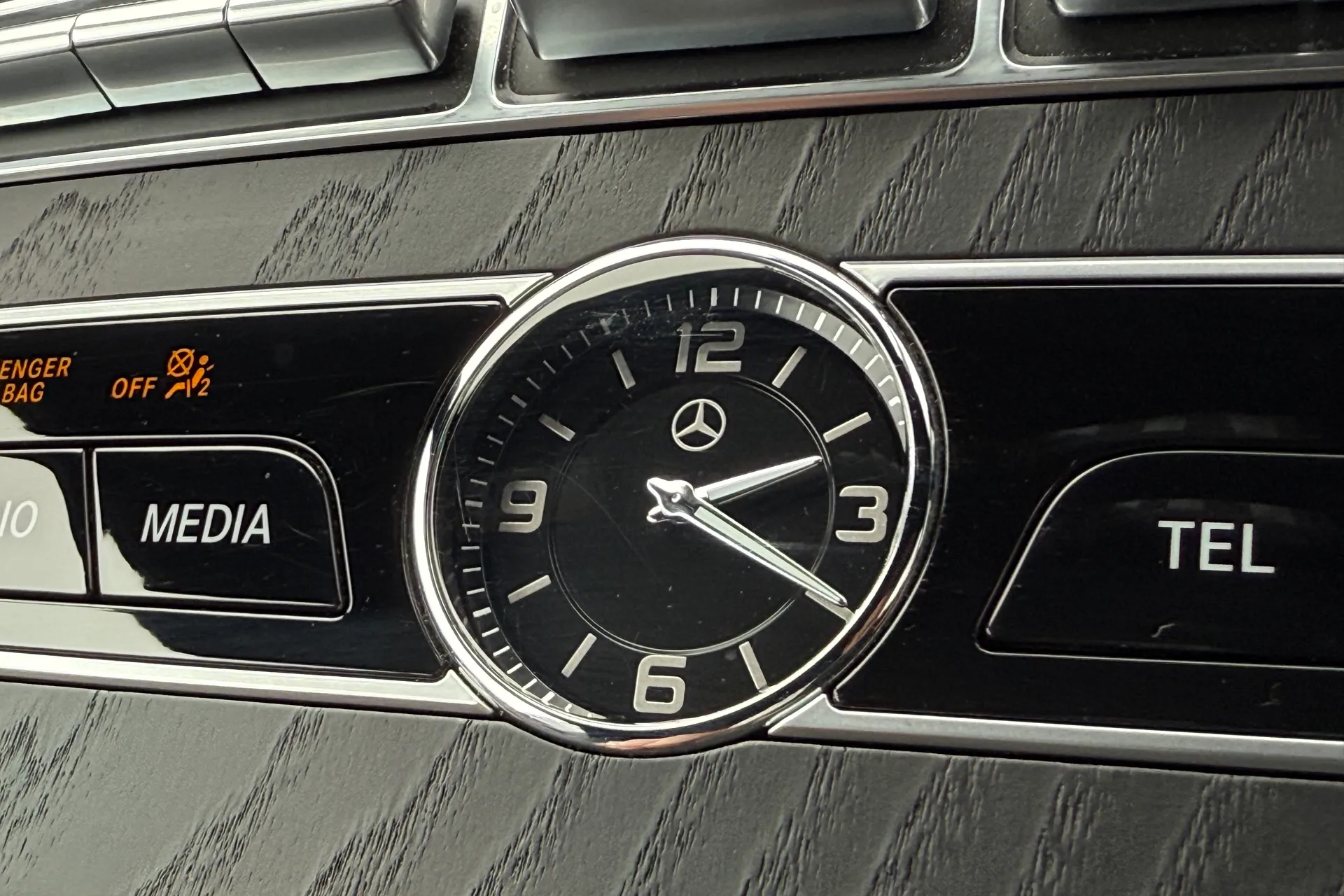 MERCEDES-BENZ E CLASS thumbnail image number 31