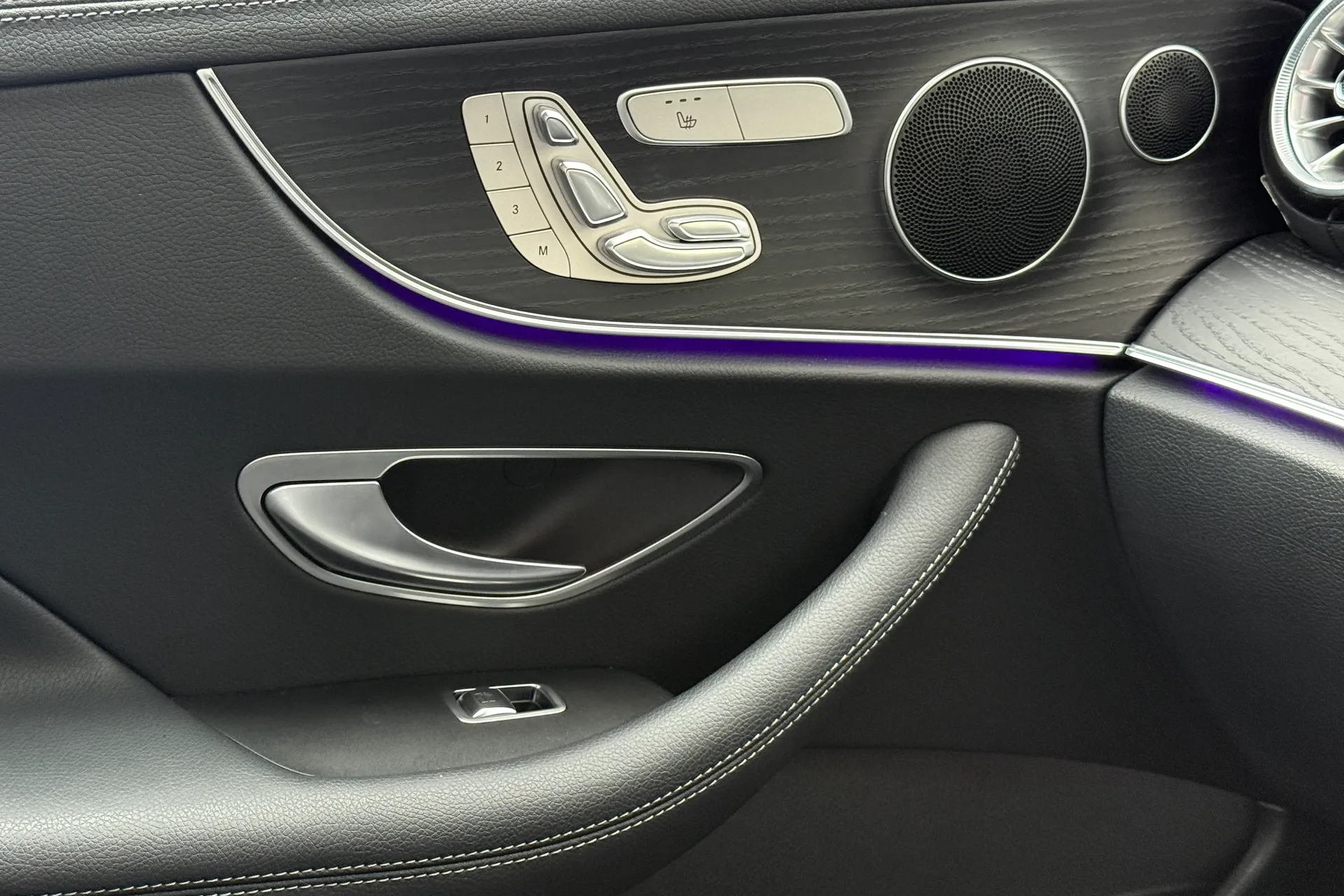 MERCEDES-BENZ E CLASS thumbnail image number 22