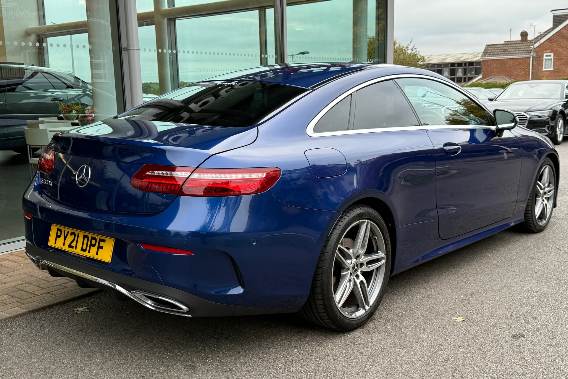 MERCEDES-BENZ E CLASS thumbnail image number 11