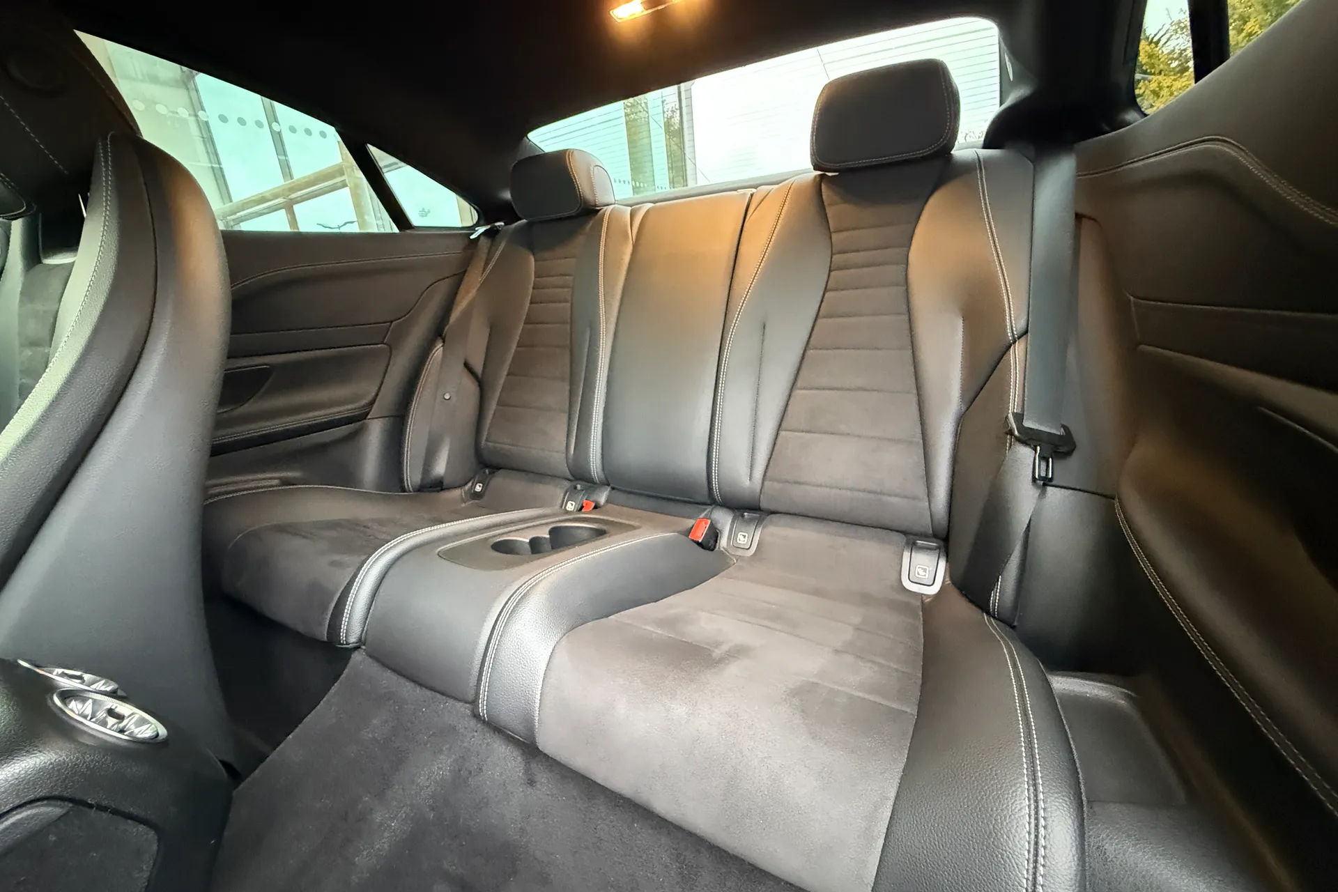 MERCEDES-BENZ E CLASS thumbnail image number 48