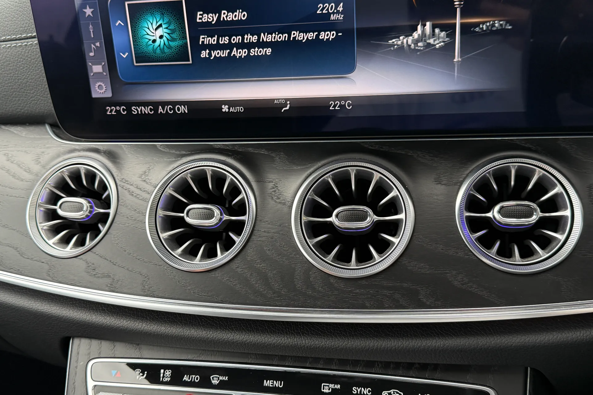 MERCEDES-BENZ E CLASS thumbnail image number 20