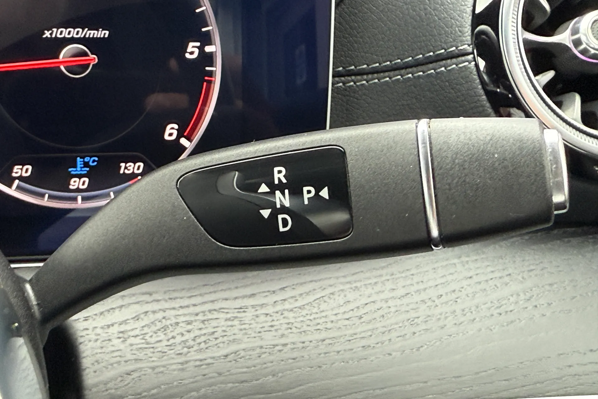 MERCEDES-BENZ E CLASS thumbnail image number 16