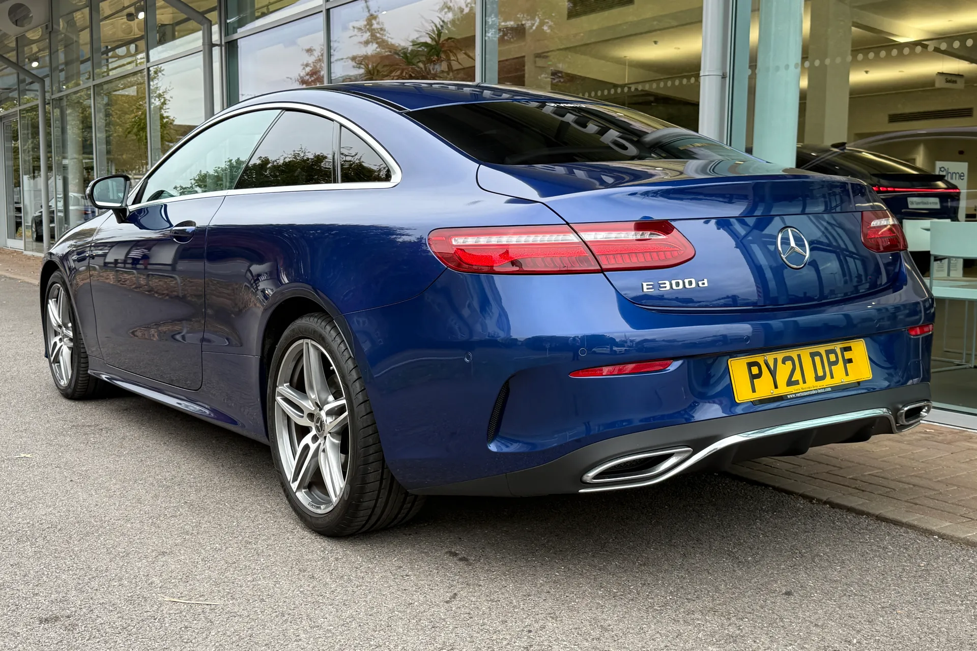 MERCEDES-BENZ E CLASS thumbnail image number 8