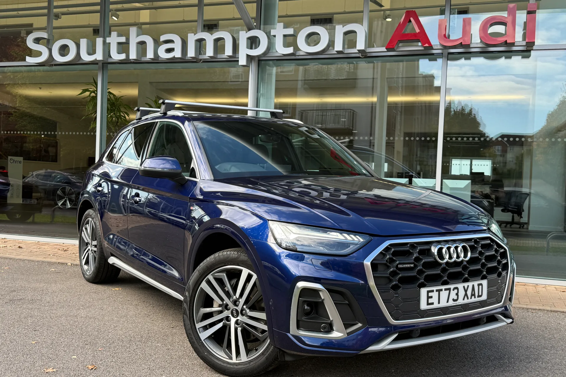 Audi Q5 focused image