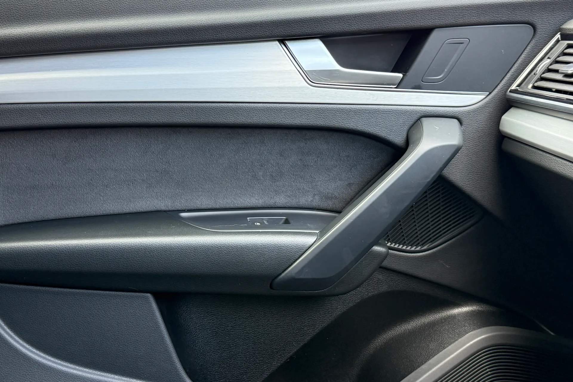 Audi Q5 thumbnail image number 28