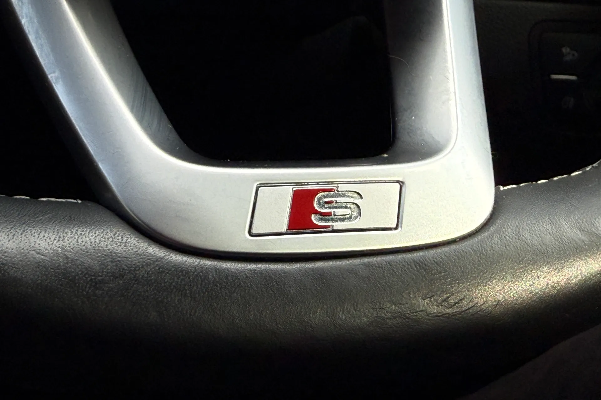 Audi Q5 thumbnail image number 23