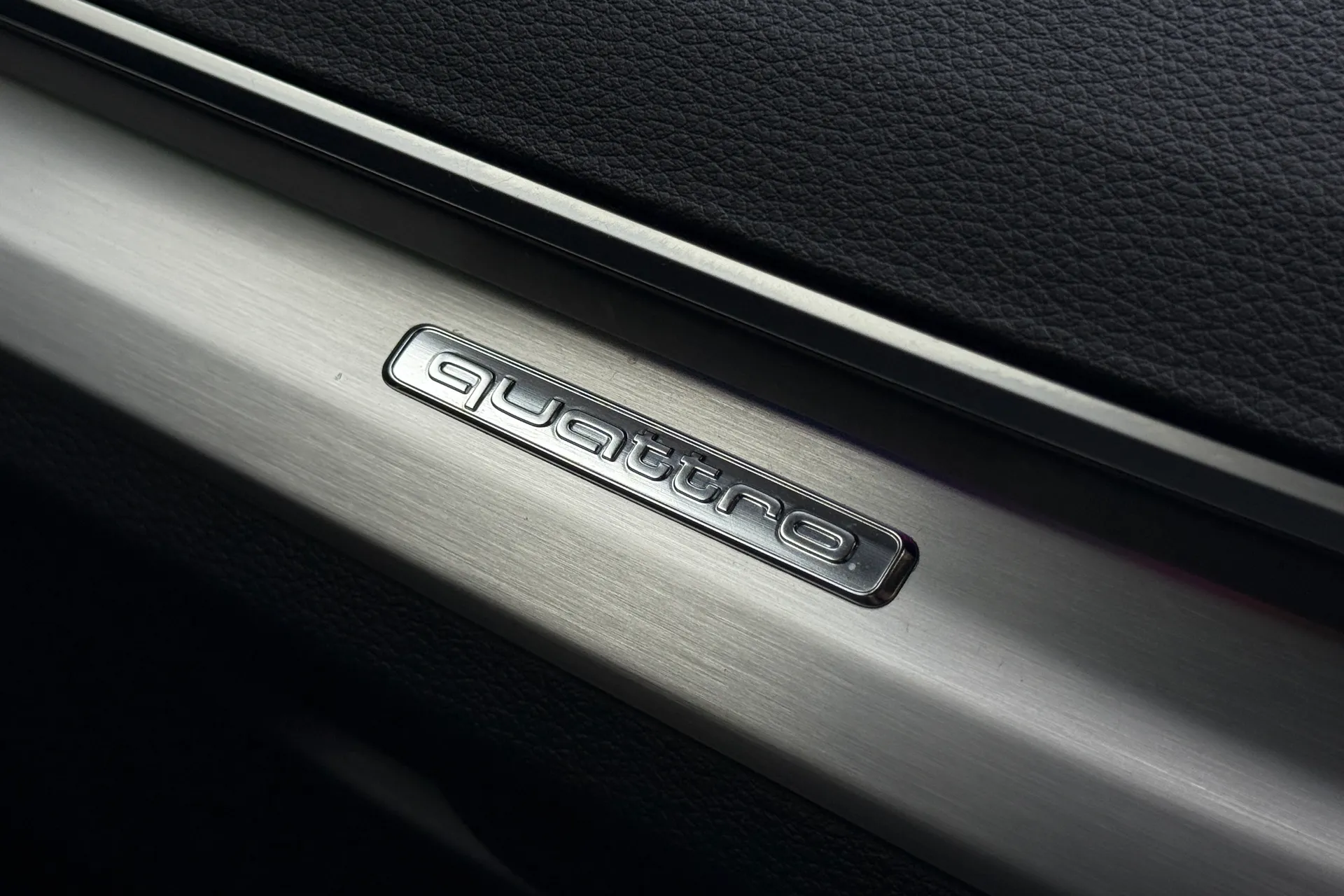 Audi Q5 thumbnail image number 10