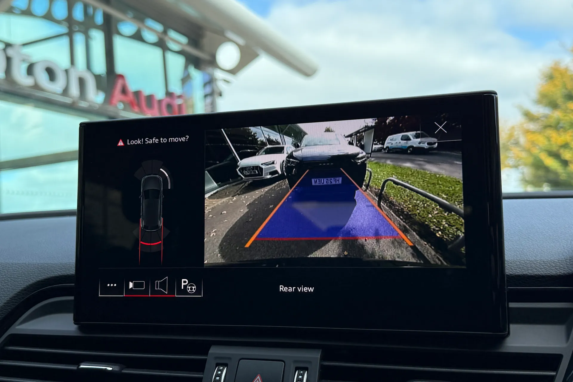 Audi Q5 thumbnail image number 17