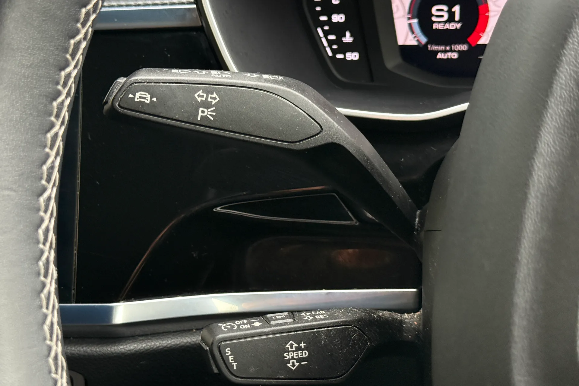 Audi Q3 thumbnail image number 49