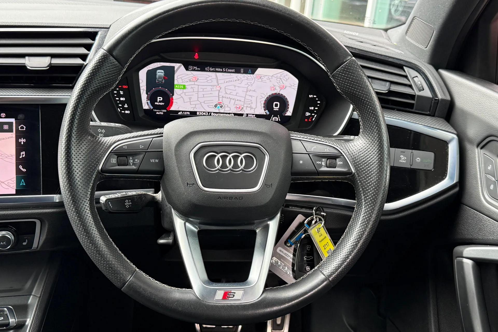 Audi Q3 thumbnail image number 20