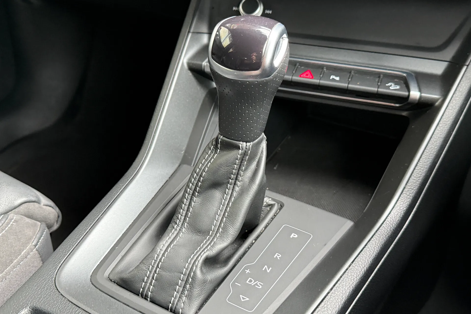 Audi Q3 thumbnail image number 42