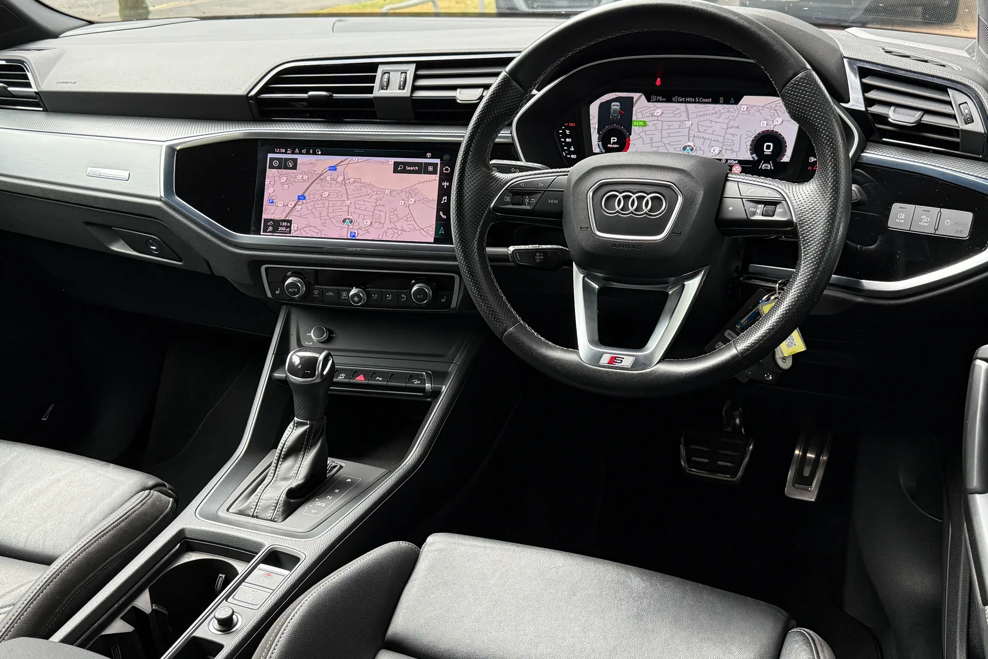 Audi Q3 thumbnail image number 16